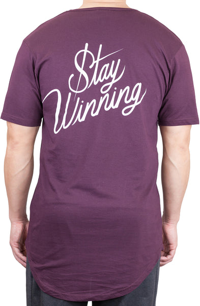 Stay Winning Original Logo Maroon Längliches Rundhals-T-Shirt